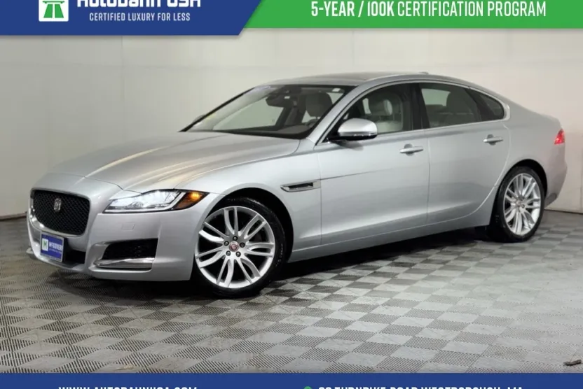 2017 Jaguar XF 35t Prestige photo 1