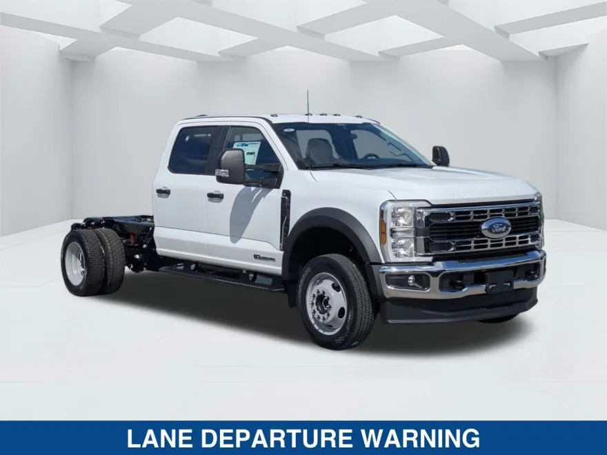 2025 Ford F-450 photo 1