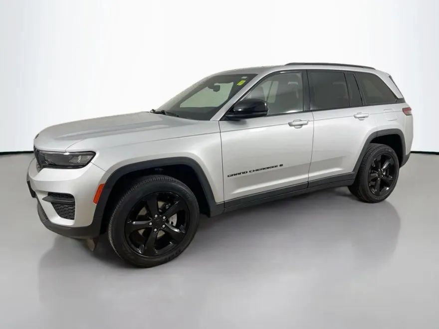 2023 Jeep Grand Cherokee Altitude photo 1