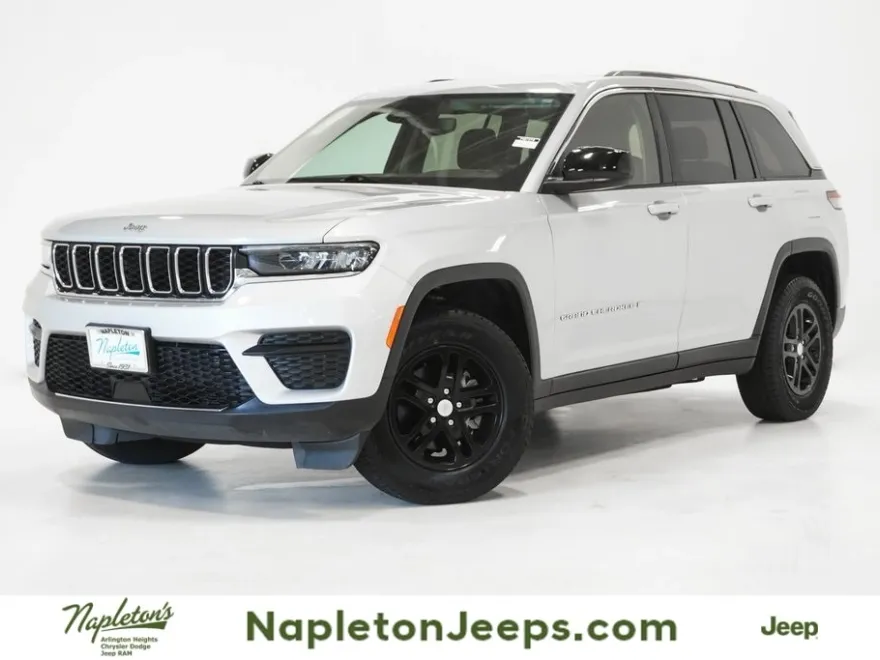 2024 Jeep Grand Cherokee Laredo photo 1