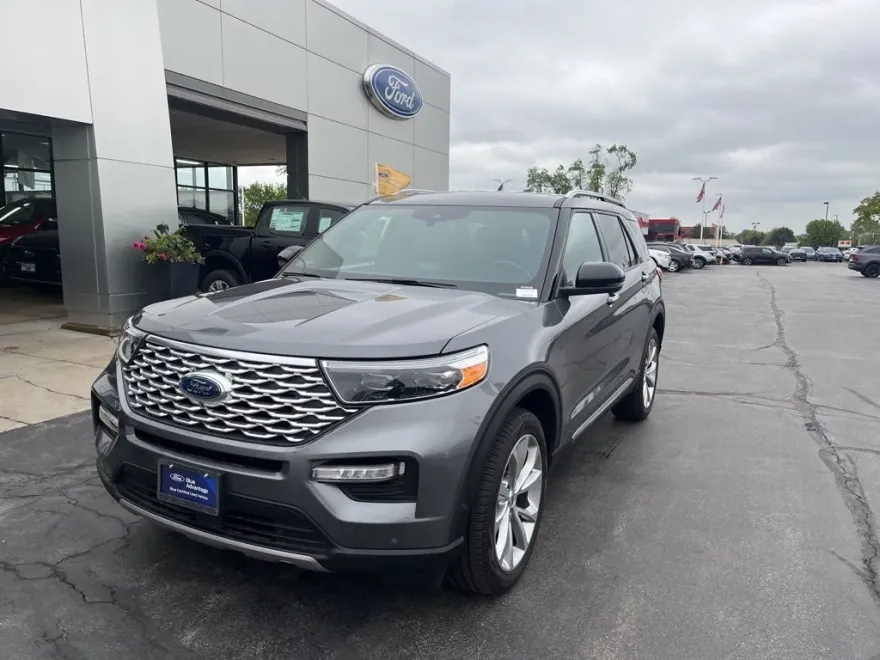 2022 Ford Explorer Platinum photo 1