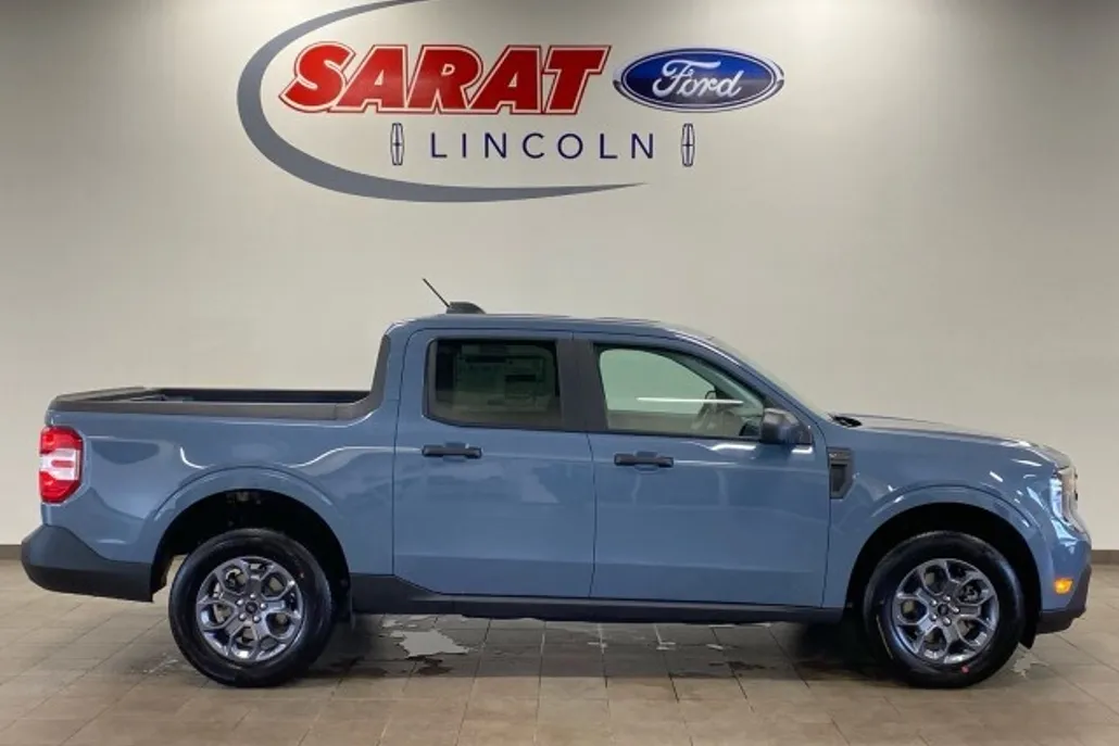 2025 Ford Maverick XLT photo 1