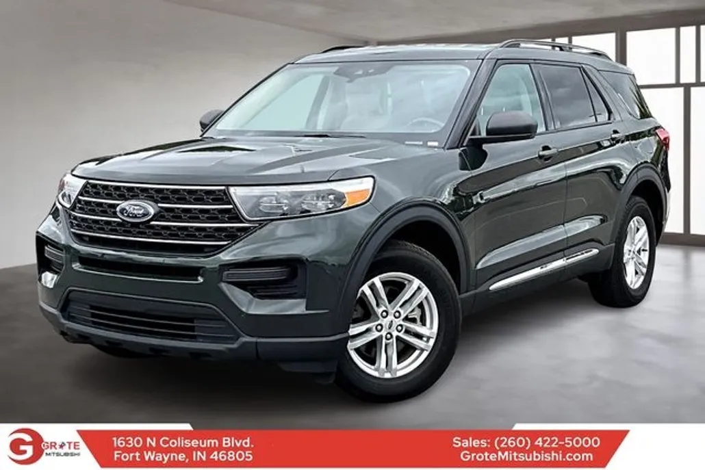 2023 Ford Explorer XLT photo 1