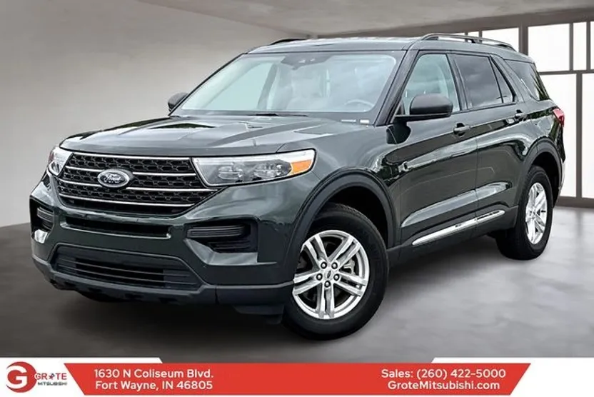 2023 Ford Explorer XLT photo 1