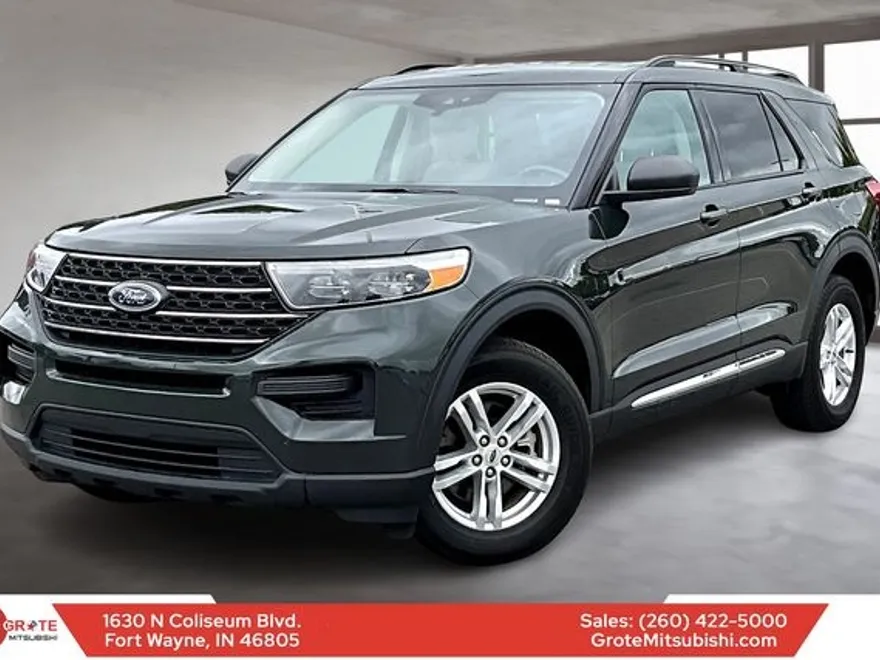 2023 Ford Explorer XLT photo 1