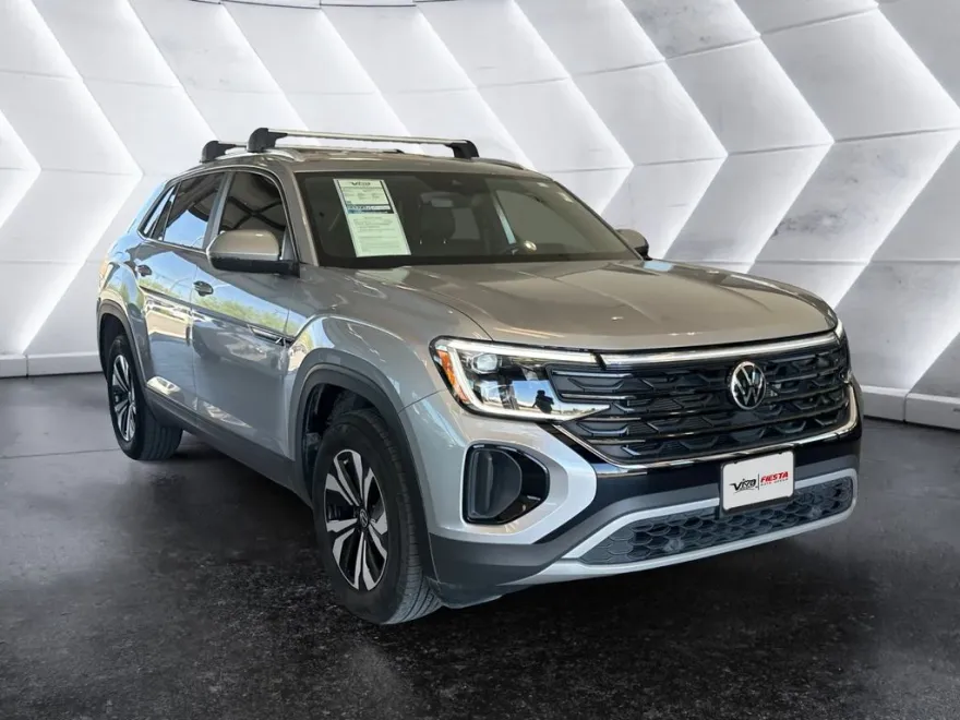 2024 Volkswagen Atlas Cross Sport SE photo 1
