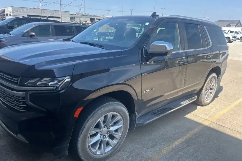 2022 Chevrolet Tahoe Premier photo 1