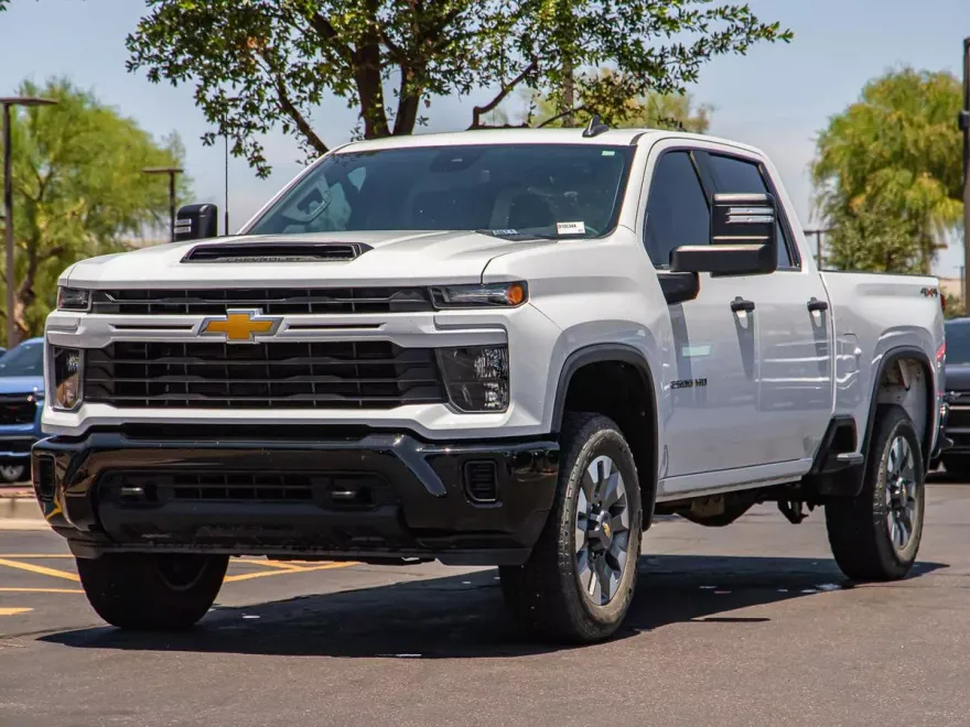 2024 Chevrolet Silverado 2500HD Custom photo 1