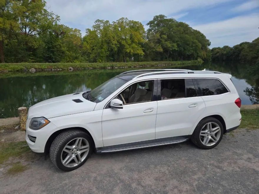2015 Mercedes Benz GL 450 photo 1