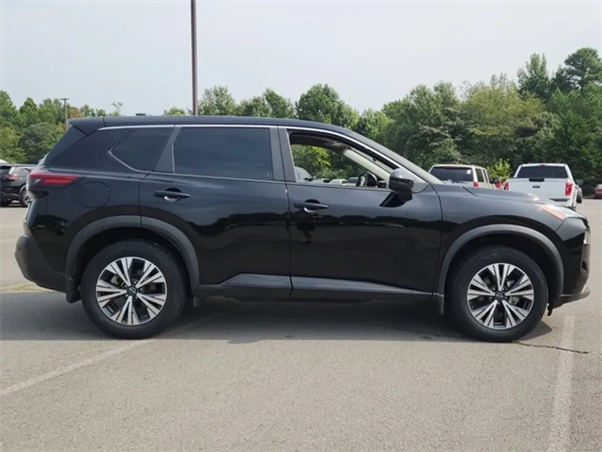 2023 Nissan Rogue SV photo 1