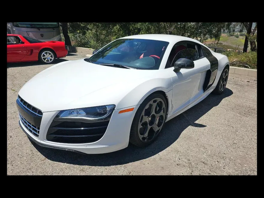 2012 Audi R8 5.2 Coupe photo 1