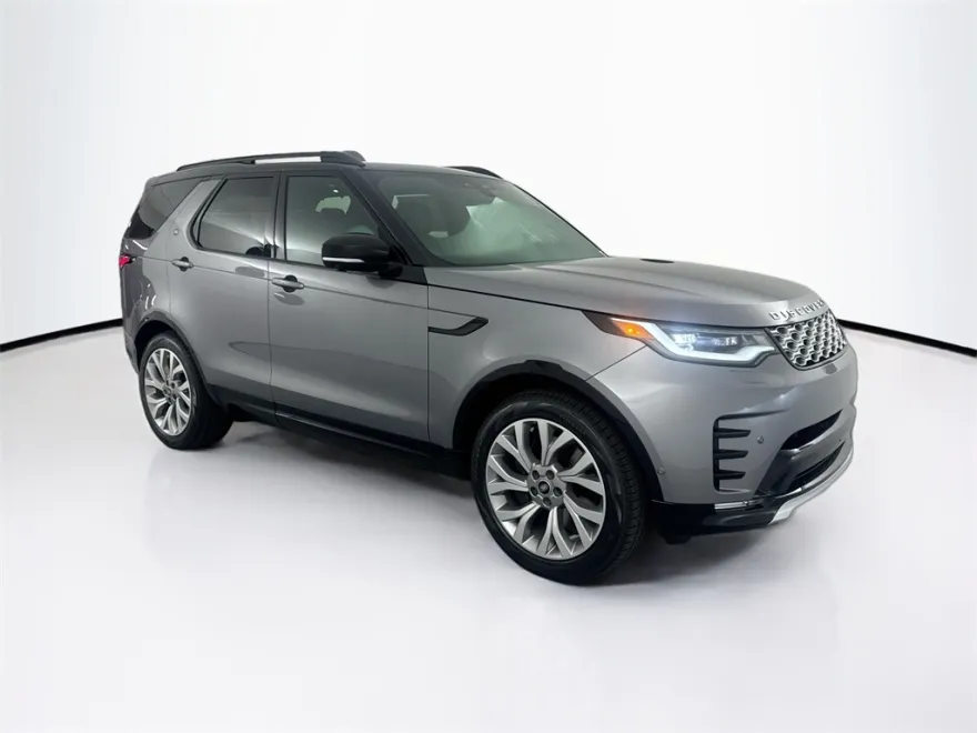 2026 Land Rover Discovery photo 1