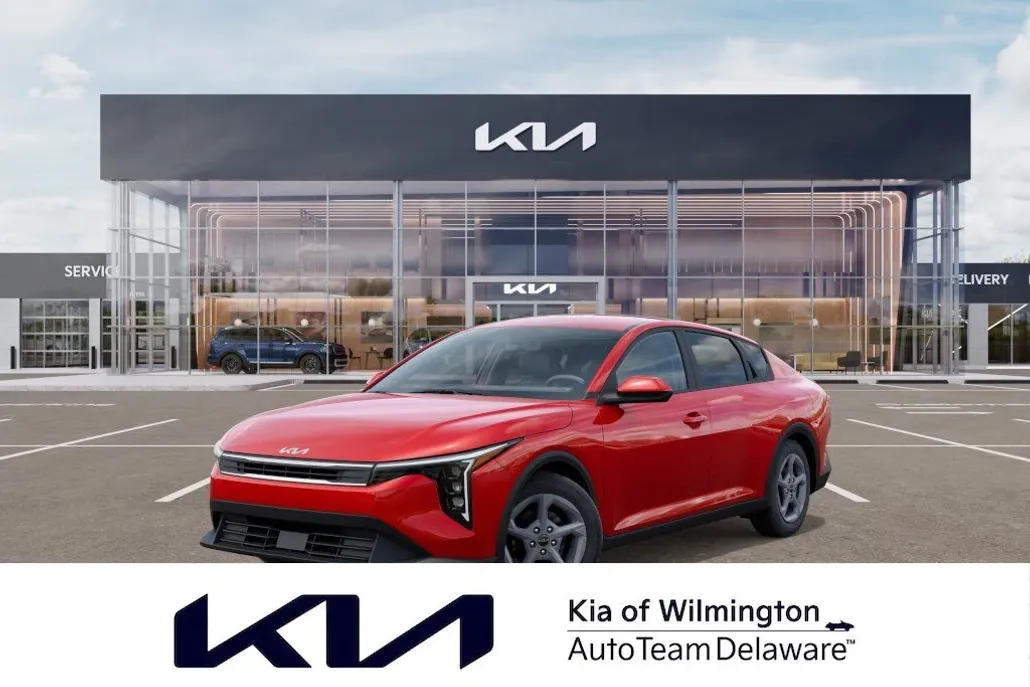 2025 Kia K4 LXS photo 1