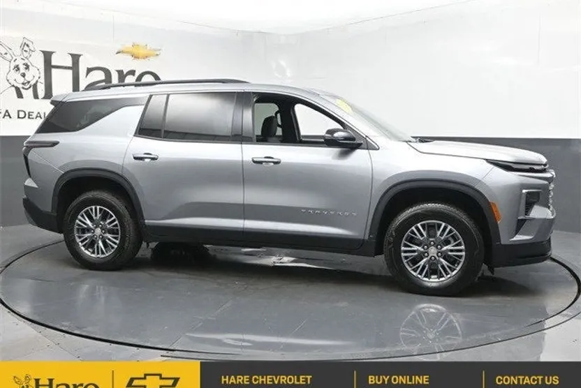 2025 Chevrolet Traverse photo 1