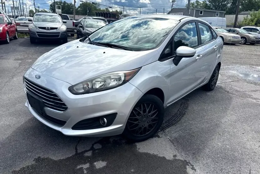 2019 Ford Fiesta S photo 1