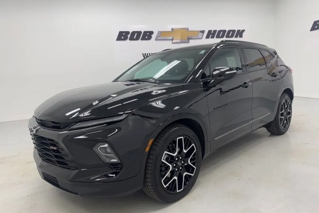 2023 Chevrolet Blazer RS photo 1