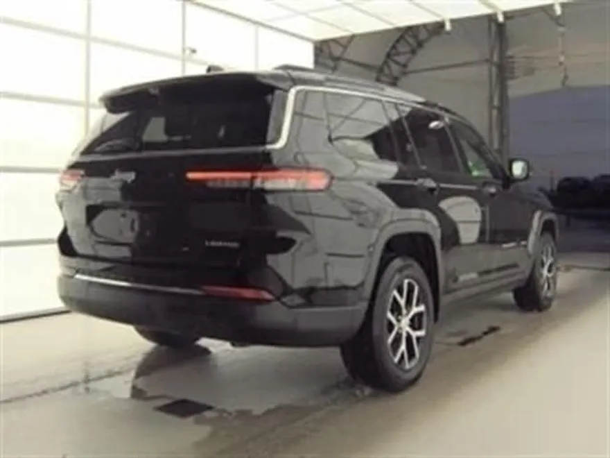 2024 Jeep Grand Cherokee Limited photo 1