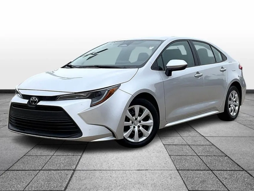 2024 Toyota Corolla LE photo 1