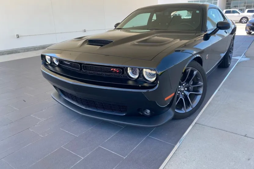 2023 Dodge Challenger R/T Scat Pack photo 1