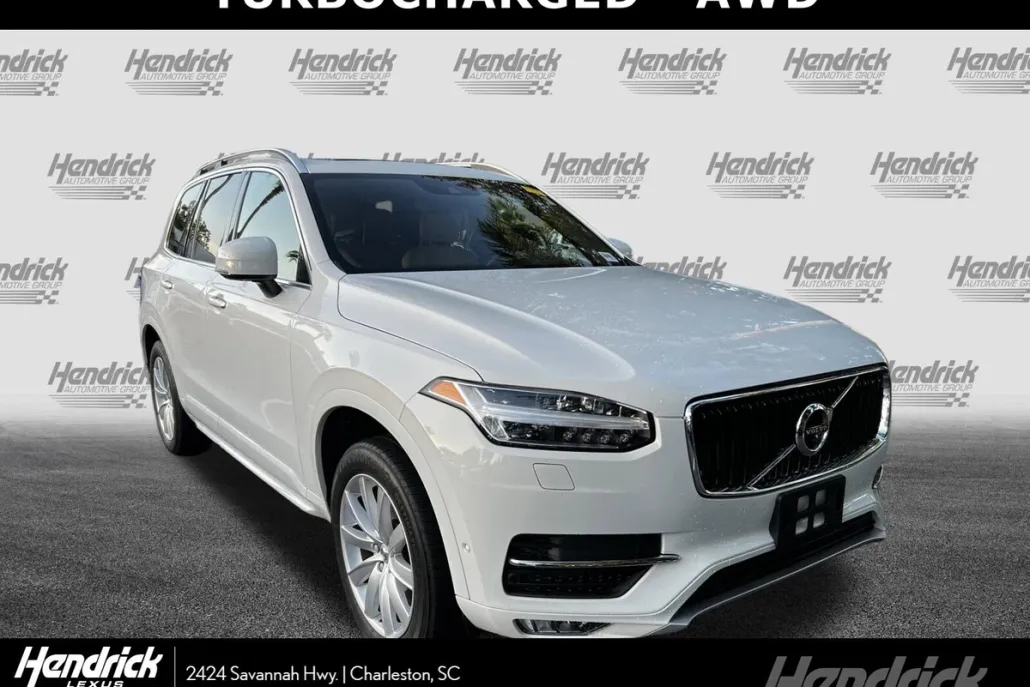 2018 Volvo XC90 Momentum photo 1