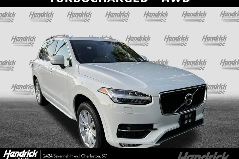 2018 Volvo XC90 Momentum photo 1