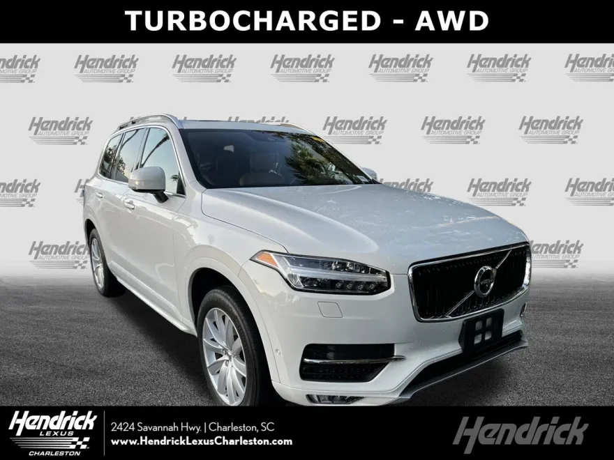 2018 Volvo XC90 Momentum photo 1