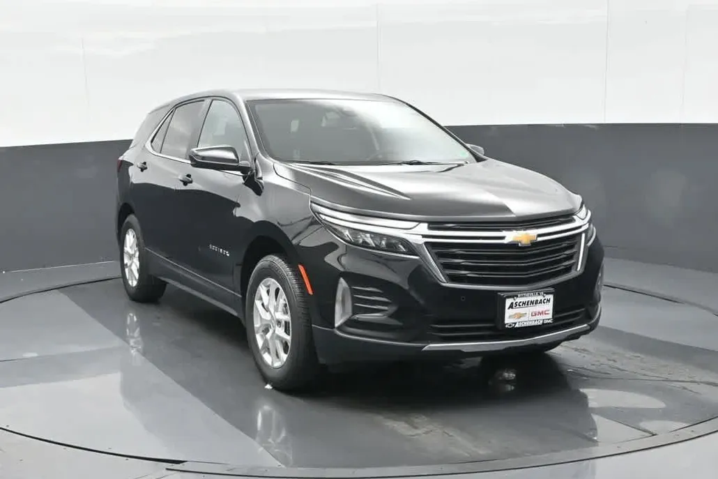 2024 Chevrolet Equinox LT photo 1