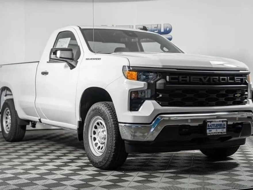 2025 Chevrolet Silverado 1500 photo 1