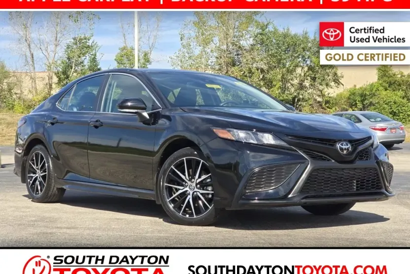 2024 Toyota Camry SE photo 1