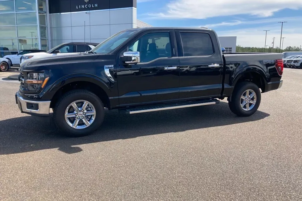 2024 Ford F-150 XLT photo 1