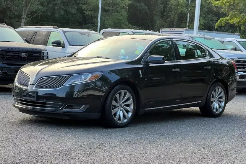 2015 Lincoln MKS Base photo 1