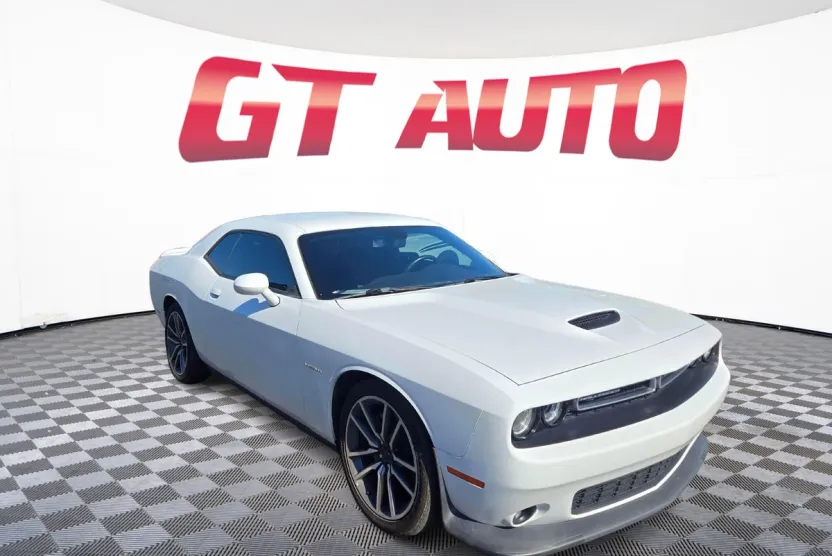 2022 Dodge Challenger R/T photo 1