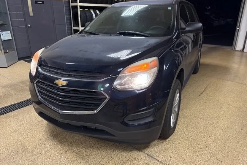 2017 Chevrolet Equinox LS photo 1