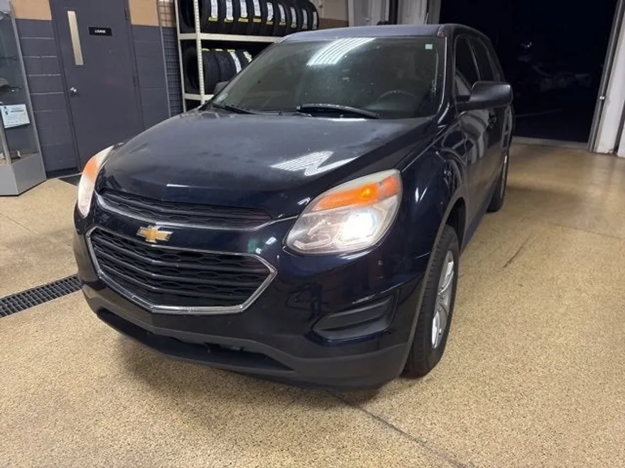 2017 Chevrolet Equinox LS photo 1