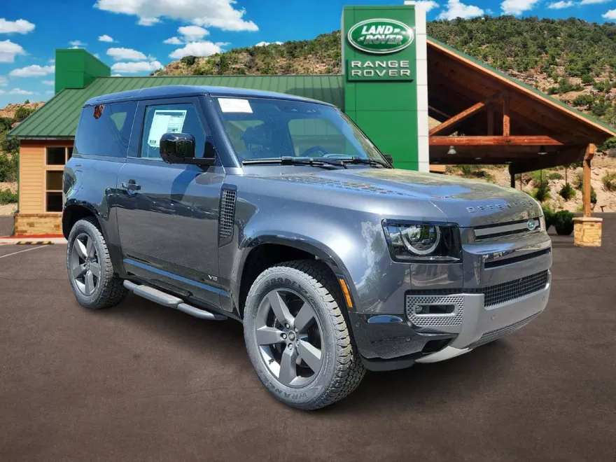 2025 Land Rover Defender 90 V8 photo 1