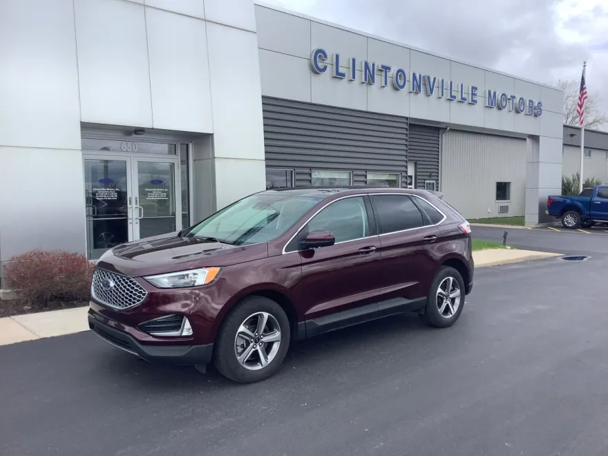 2023 Ford Edge SEL photo 1