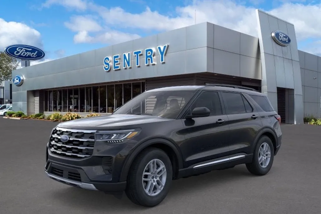 2025 Ford Explorer photo 1