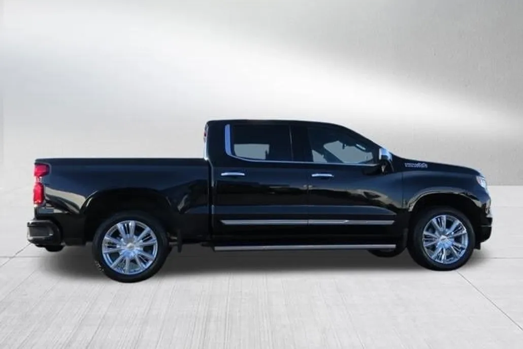 2025 Chevrolet Silverado 1500 High Country photo 1