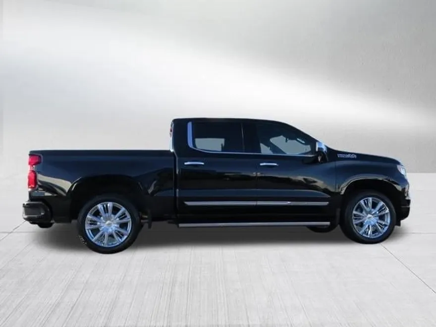 2025 Chevrolet Silverado 1500 High Country photo 1