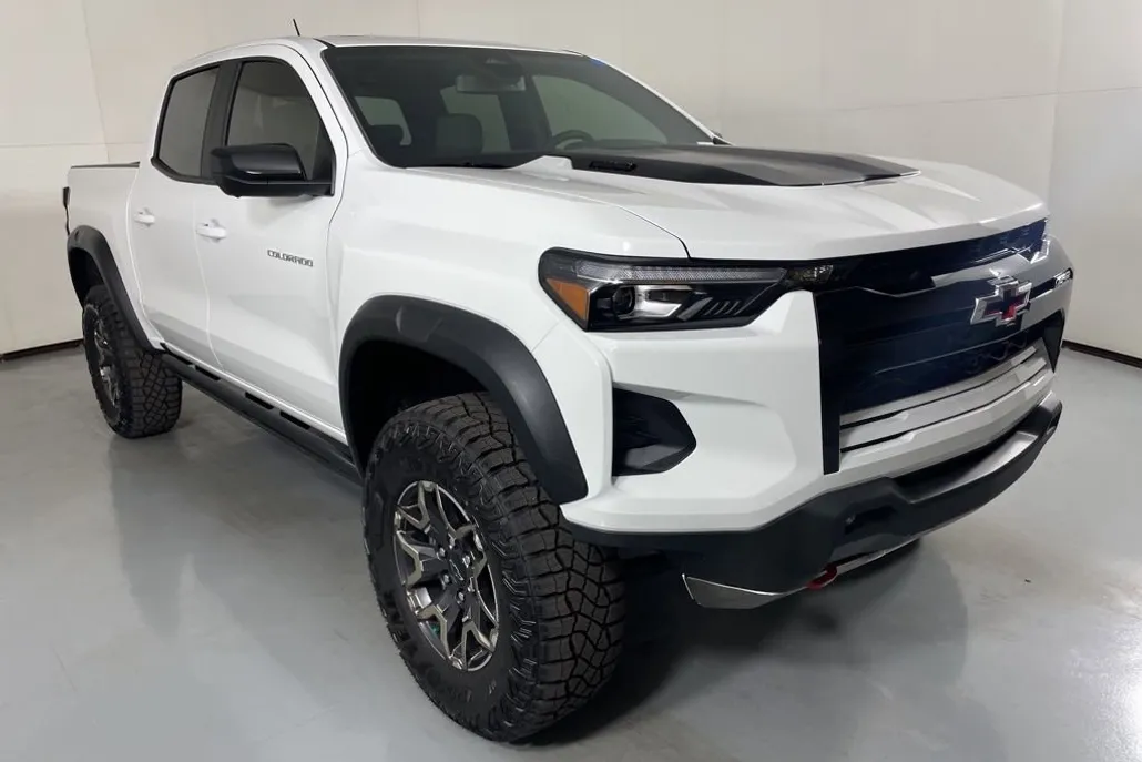 2026 Chevrolet Colorado ZR2 photo 1