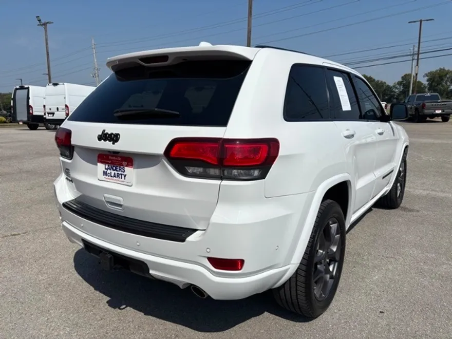 2021 Jeep Grand Cherokee Anniversary Edition photo 1