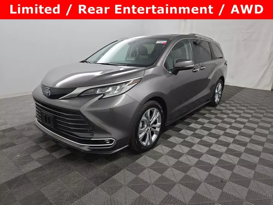 2024 Toyota Sienna Limited photo 1
