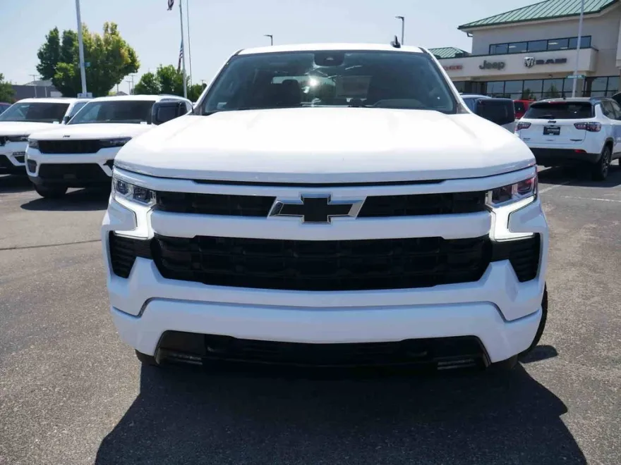 2024 Chevrolet Silverado 1500 RST photo 1