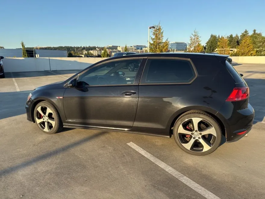 2016 Volkswagen Golf GTI S photo 1