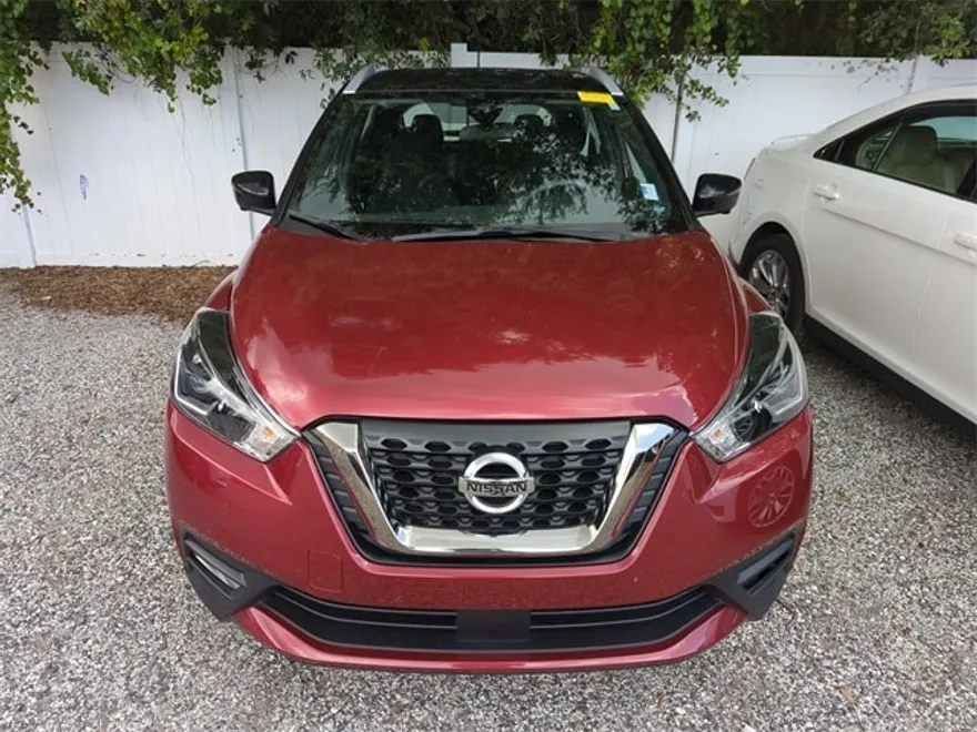 2020 Nissan Kicks SR photo 1