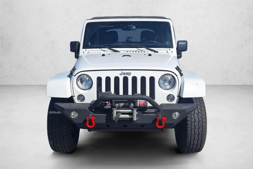 2013 Jeep Wrangler Unlimited Sahara photo 1