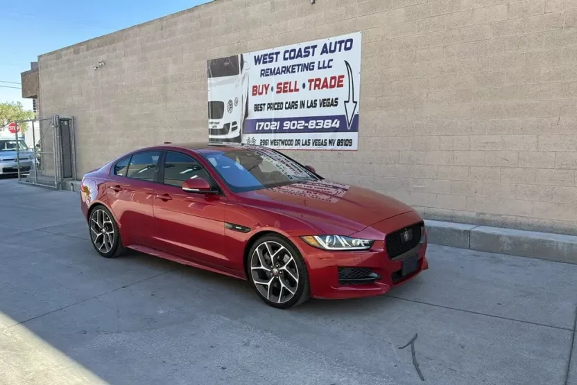 2017 Jaguar XE R-Sport photo 1