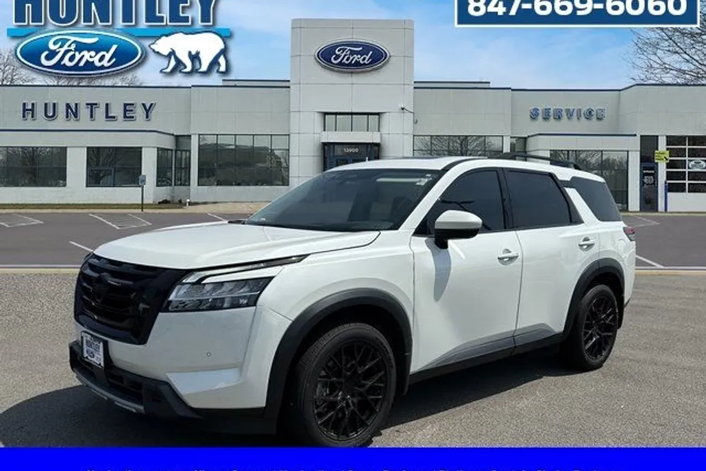 2023 Nissan Pathfinder Platinum photo 1