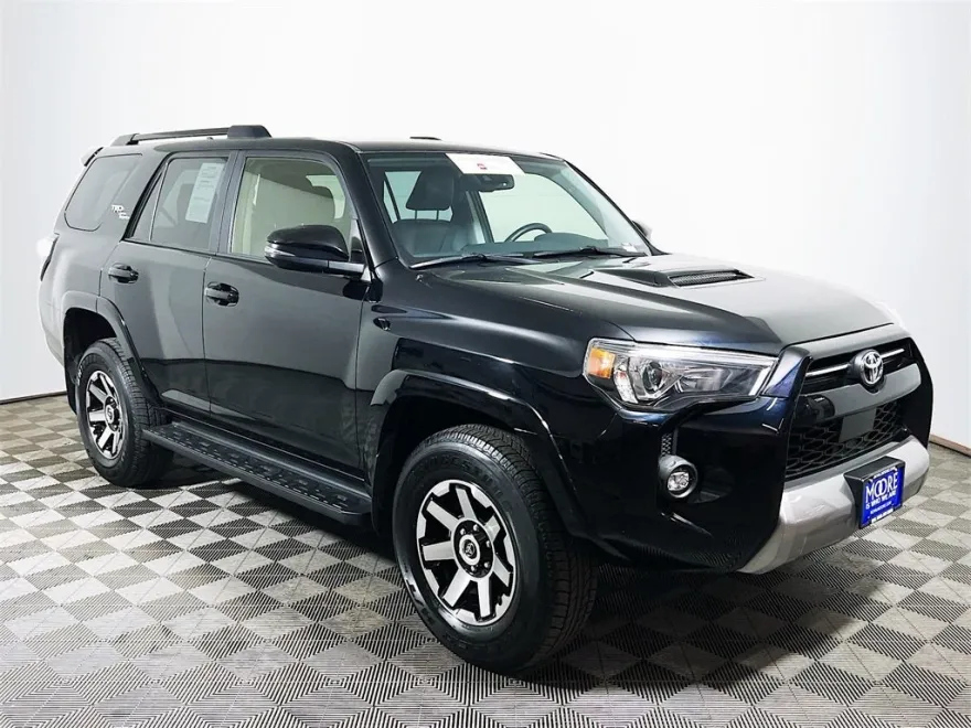 2024 Toyota 4Runner TRD Off-Road Premium photo 1
