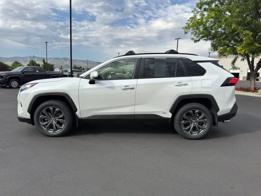 2024 Toyota RAV4 Hybrid Limited photo 1
